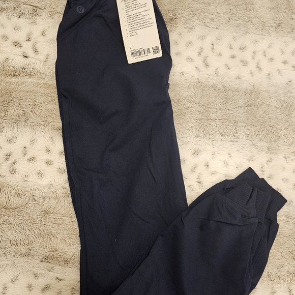 Lululemon Stretch High-Rise Jogger - Picture 3 of 5